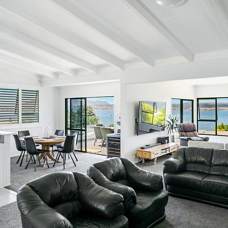 Acacia Bay Bach - Views, Spa & Serenity - 陶波 外观 照片